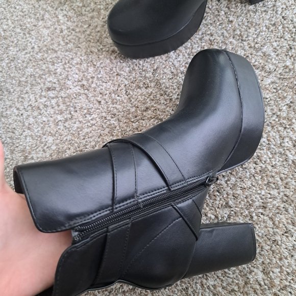 Lulus Dalore Black Platform Buckle Ankle Booties - Picture 2 of 6